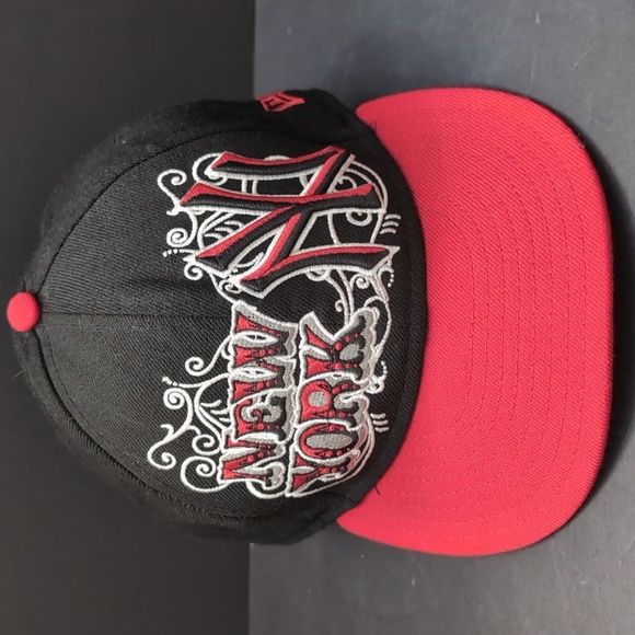 New Era,59Fifty,New York Yankees Black/ Red Fitted Hat,Size 7 3/8. - Picture 2 of 10